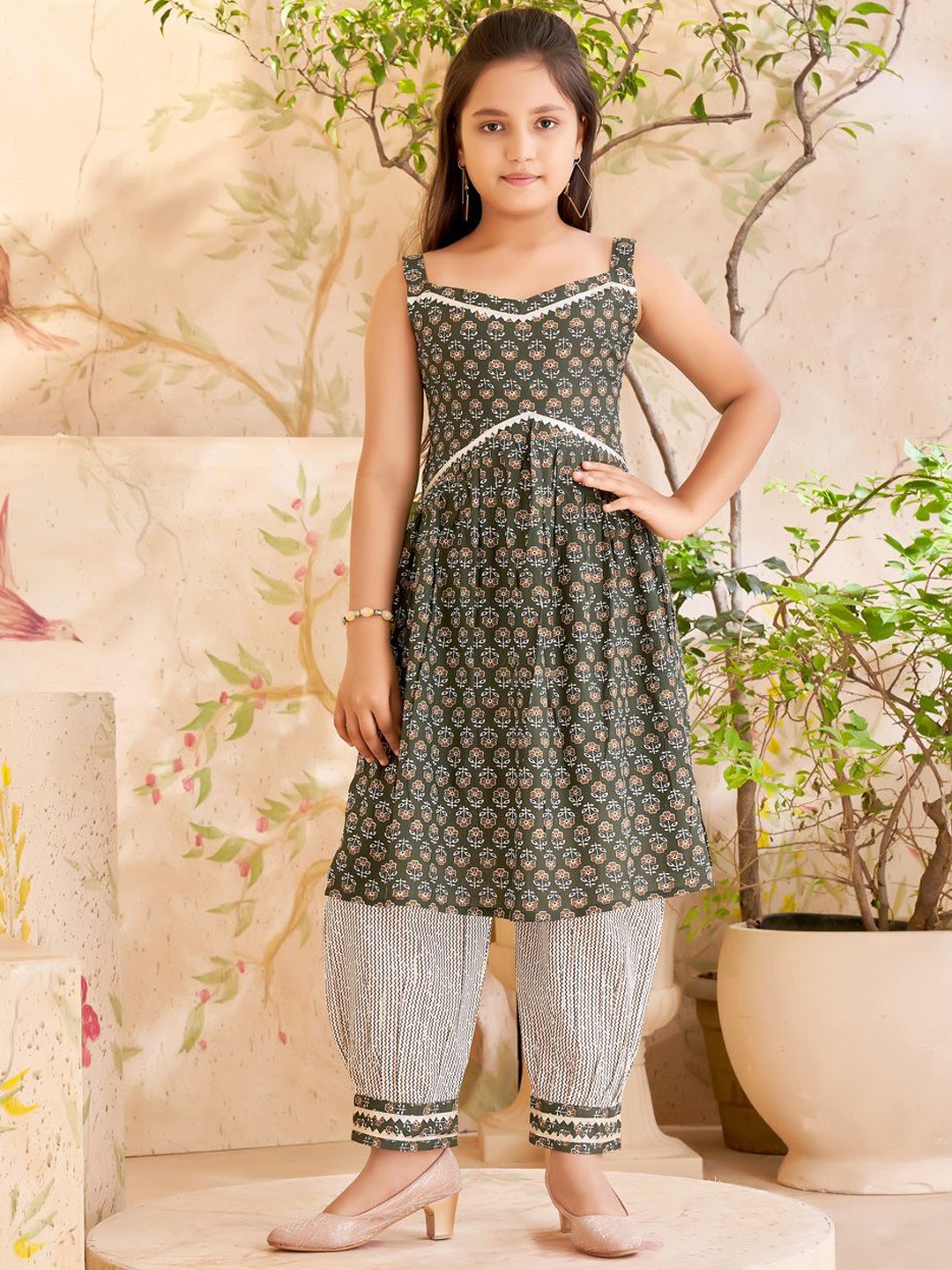 

Sangria Girls Olive Floral Printed Sleeveless Empire Pure Cotton Kurta With Patiala
