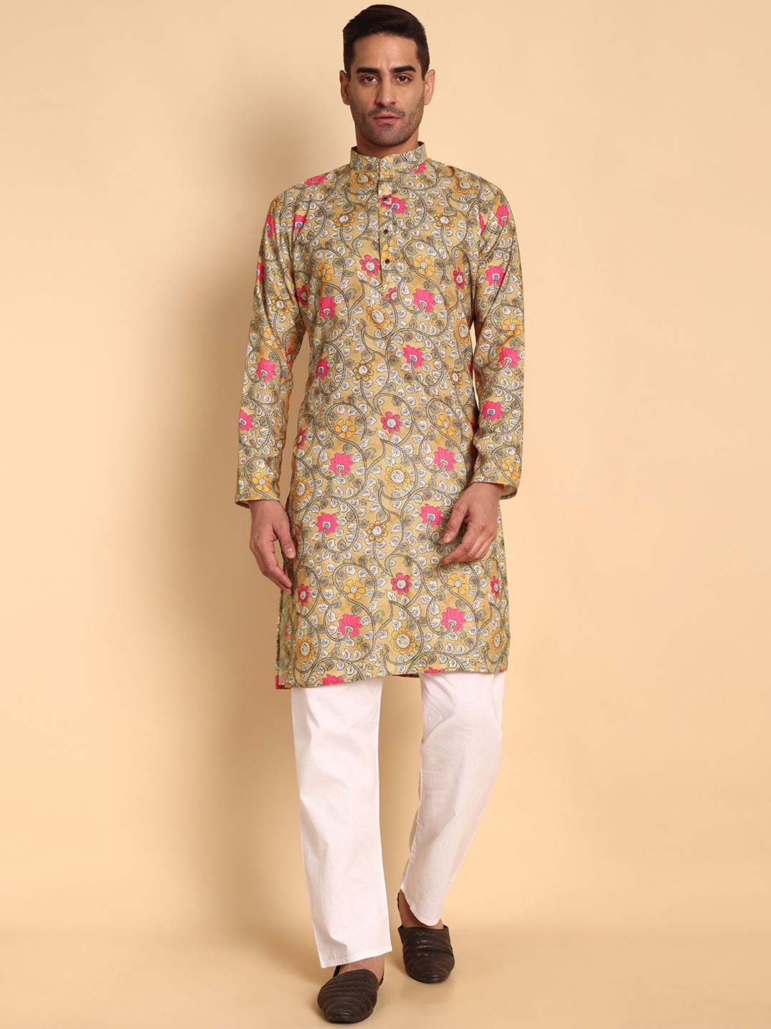 

Vardha Floral Printed Mandarin Collar Cotton Straight Kurta, Yellow