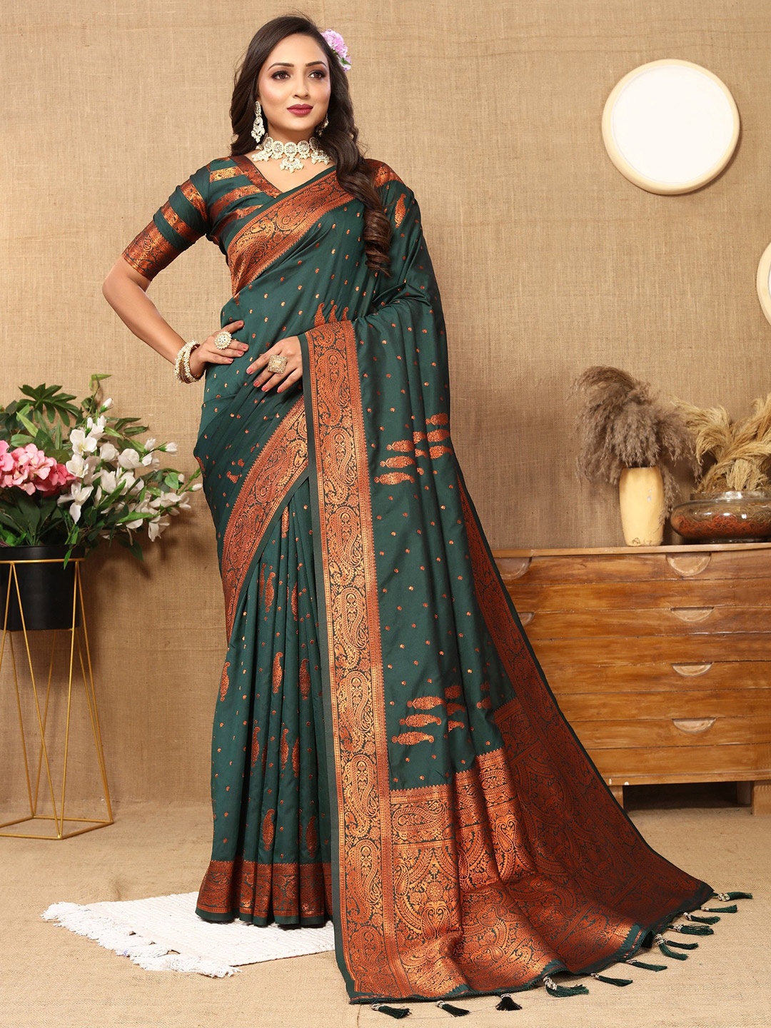 

Anaita Woven Design Zari Banarasi Saree, Green
