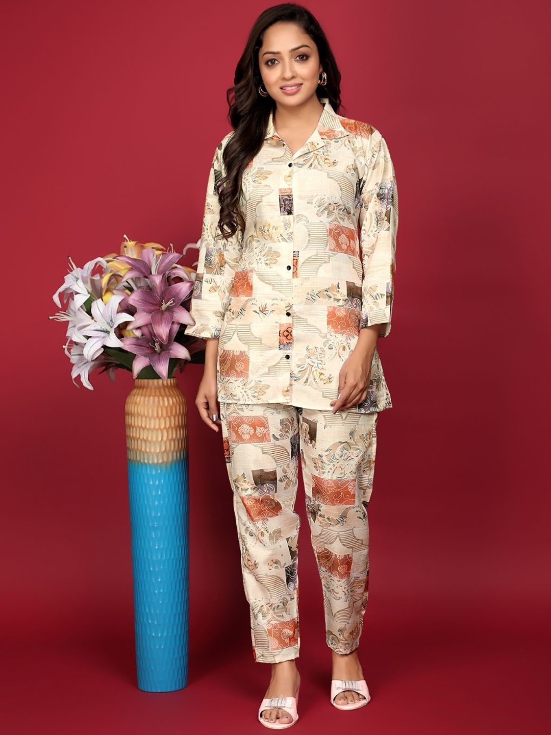 

NIJANAND TEXTILE Shirt Collar Printed Pure Cotton Shirt & Trousers, Beige