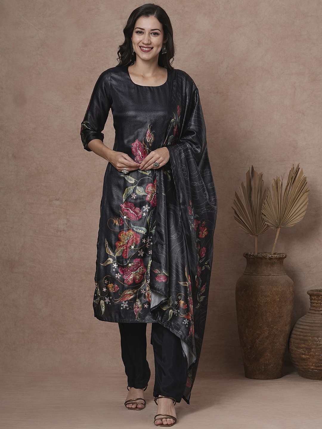 

FASHOR Ethnic Motifs Embroidered Beads & Stones Straight Kurta With Trousers & Dupatta, Black