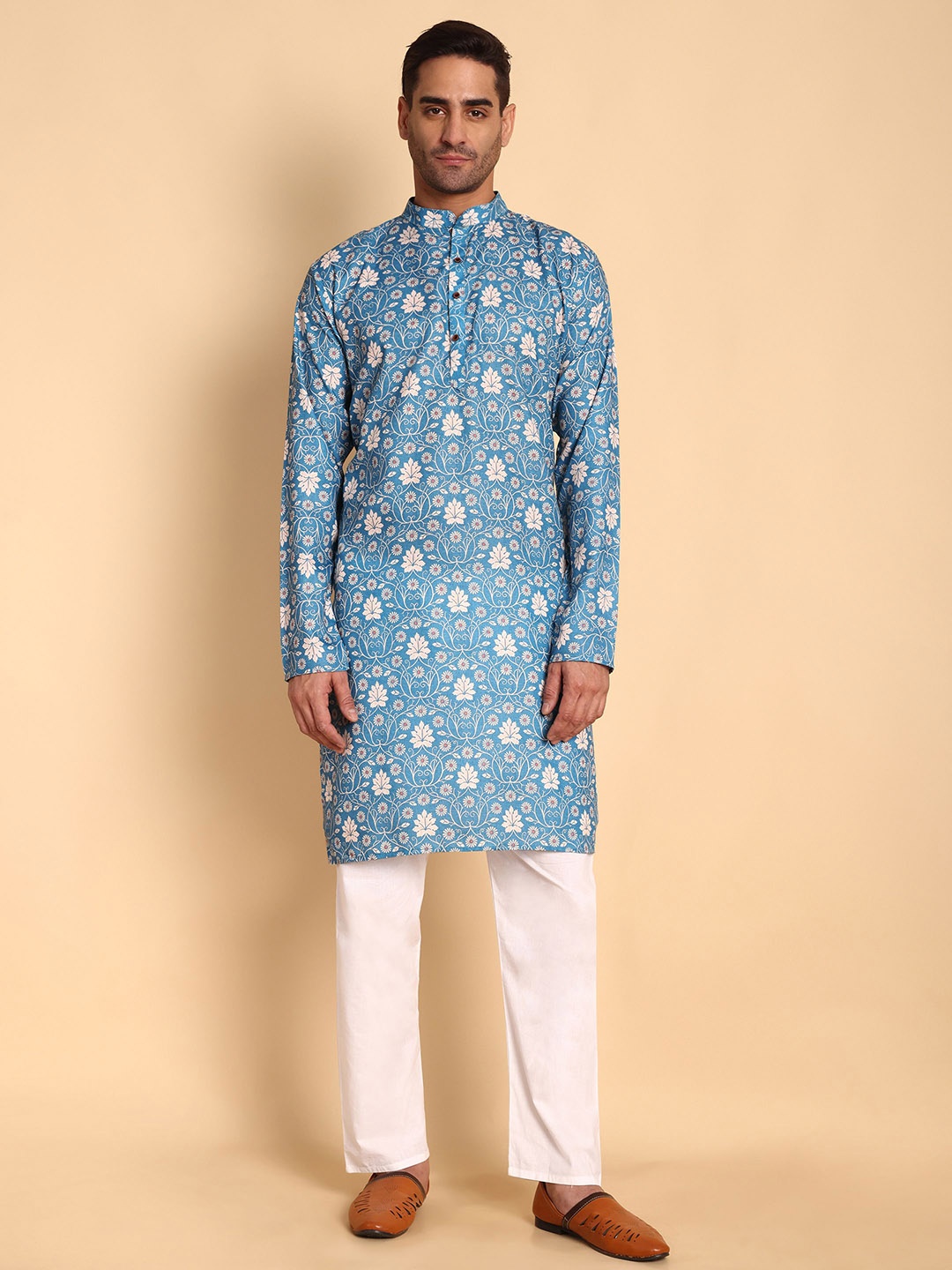 

Vardha Floral Printed Mandarin Collar Cotton Straight Kurta, Blue