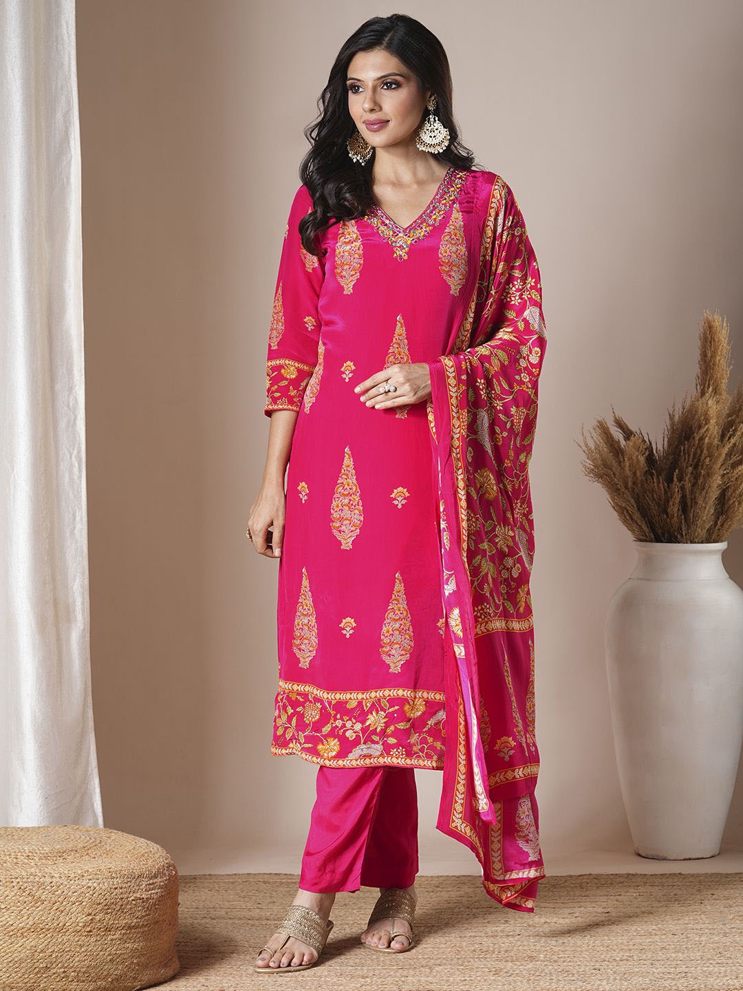 

FASHOR Ethnic Motifs Embroidered Zari Straight Kurta With Trouser & Dupatta, Pink