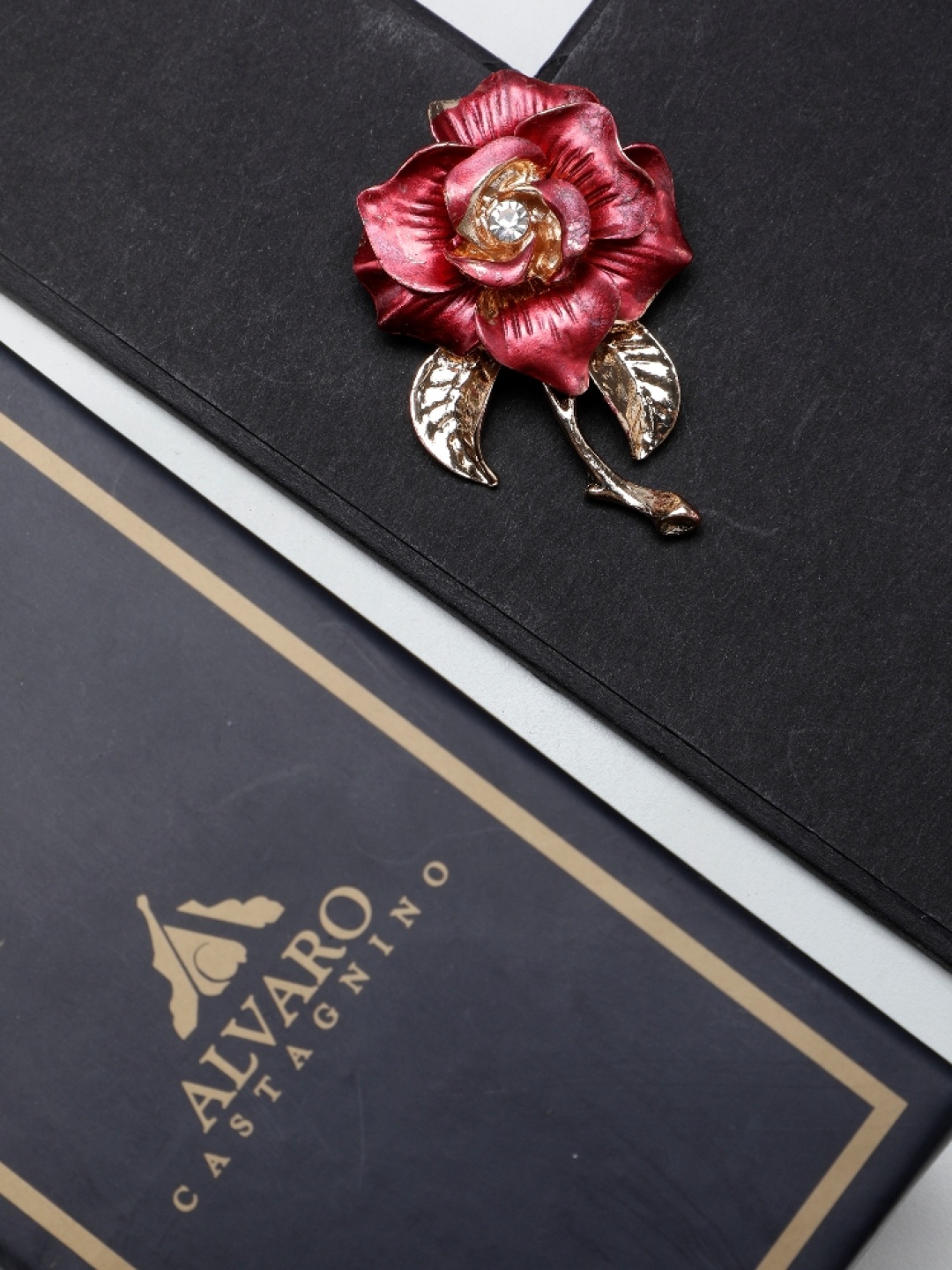 

Alvaro Castagnino Men Stone Studded Floral Brooch, Red