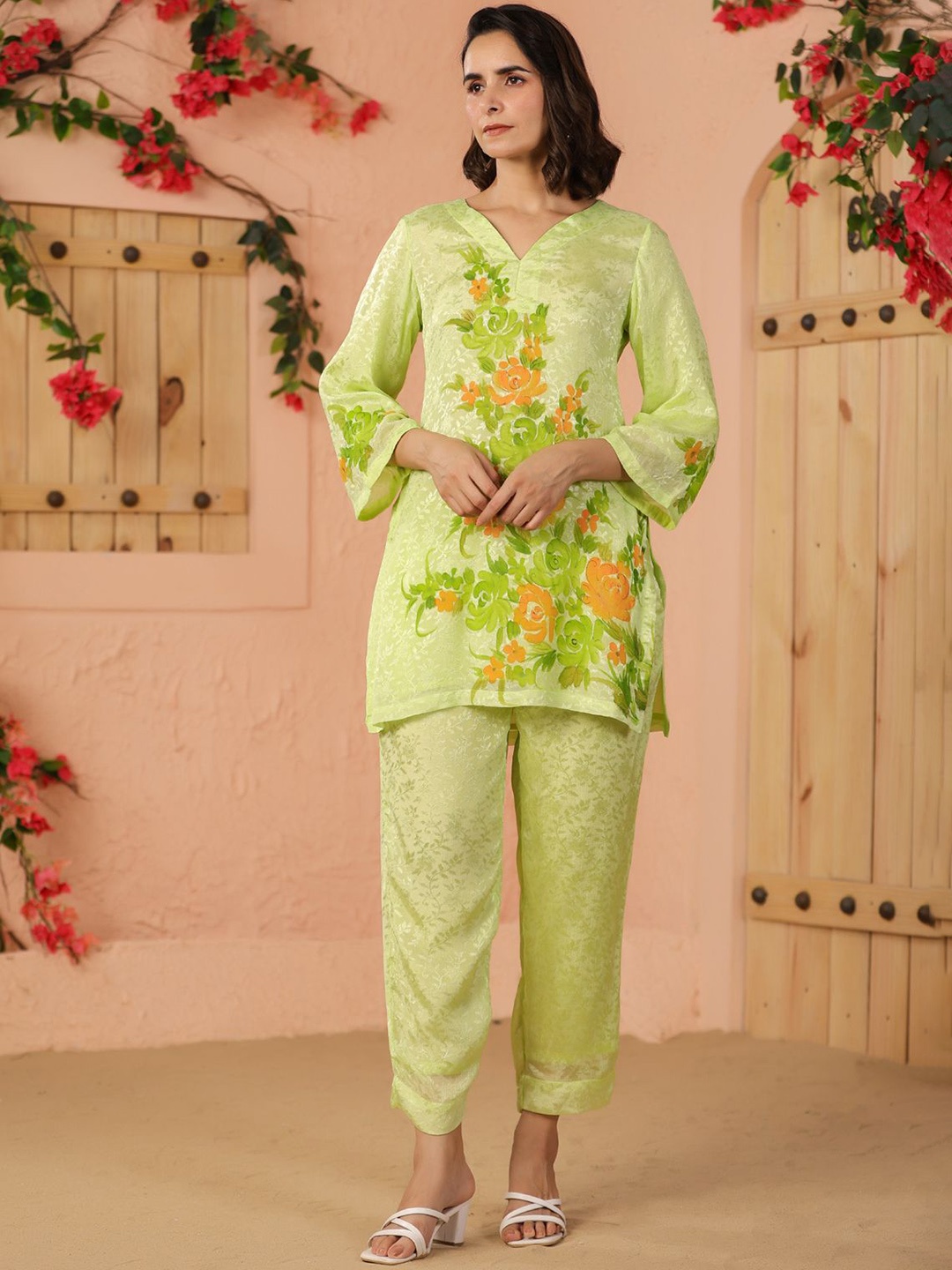 

Geroo Luxe Floral Printed V-Neck Top & Trousers, Green