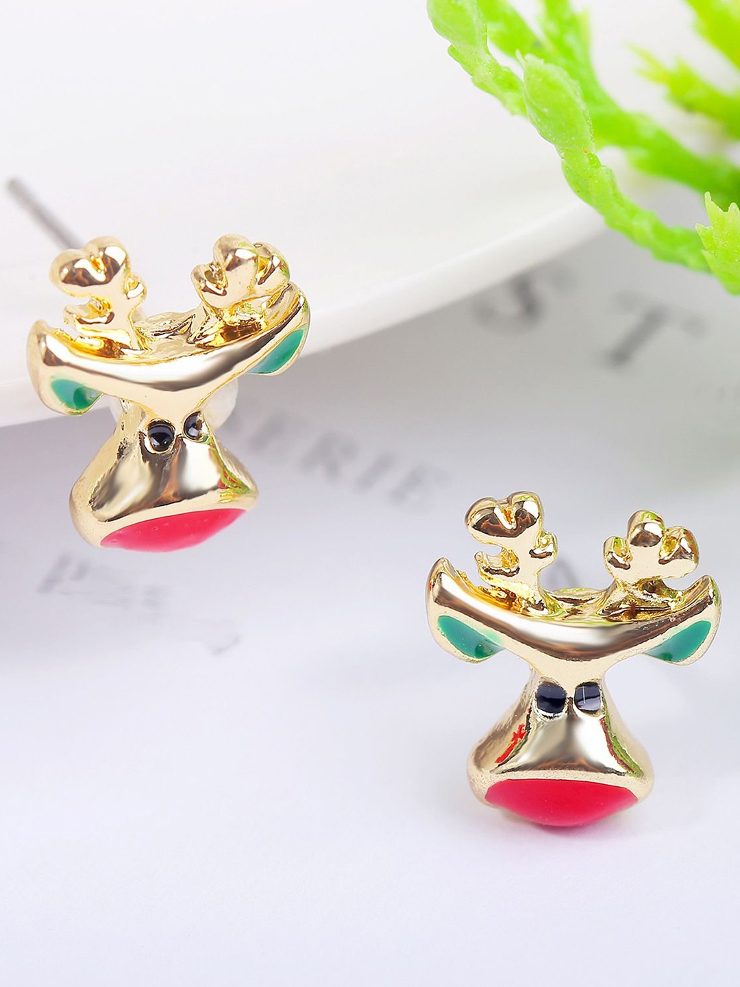

StyleCast x Revolte Gold-Plated Animal Shaped Studs