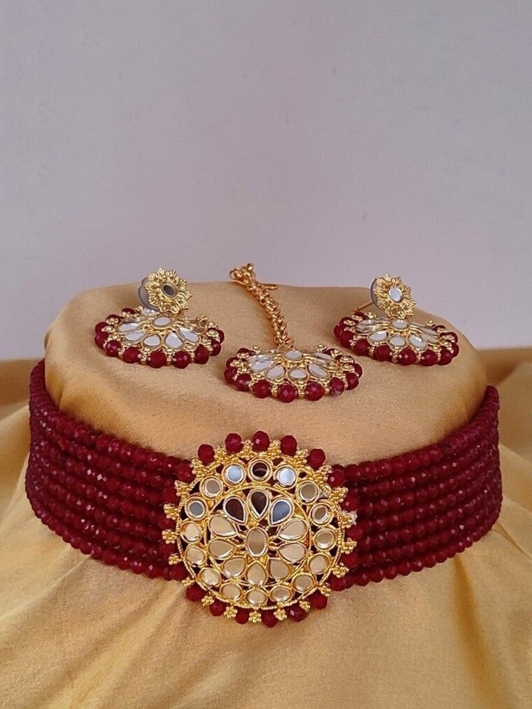 

JMBW INTERNATIONAL Gold-Plated Artificial Stones And Beads Jewellery Set