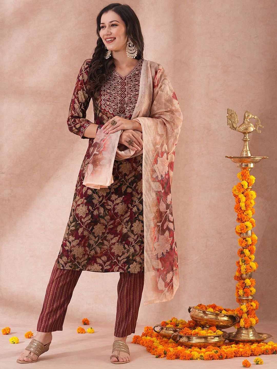 

FASHOR Floral Printed Thread Work Straight Kurta With Trouser & Dupatta, Maroon