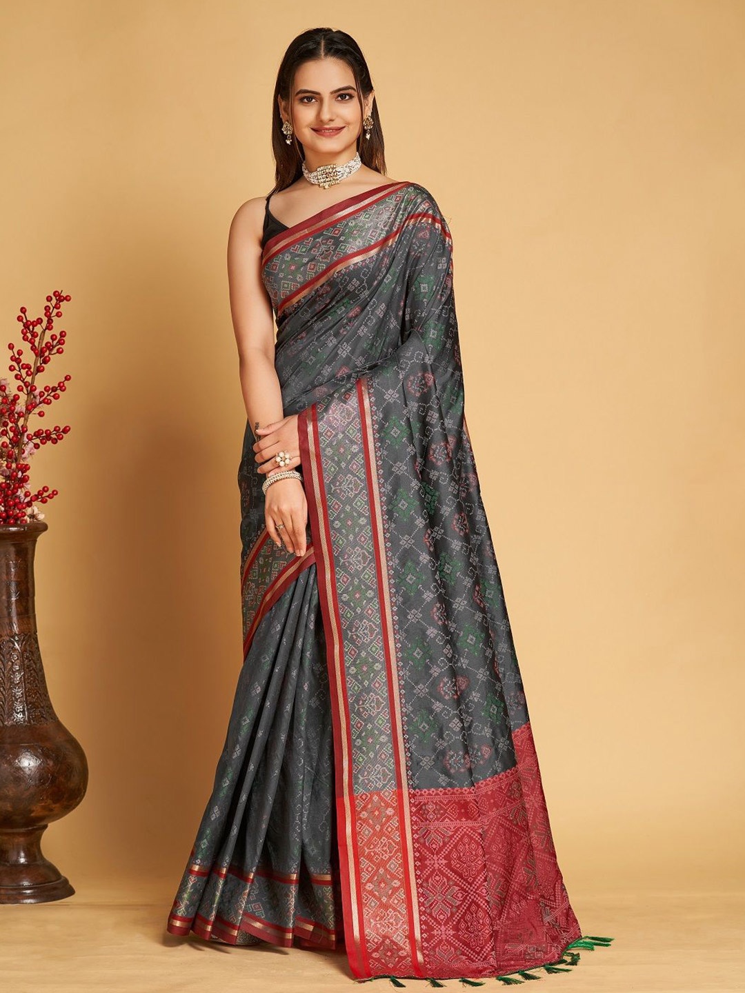 

SHOBHA SAREES Woven Design Zari Pure Silk Patola Saree, Grey