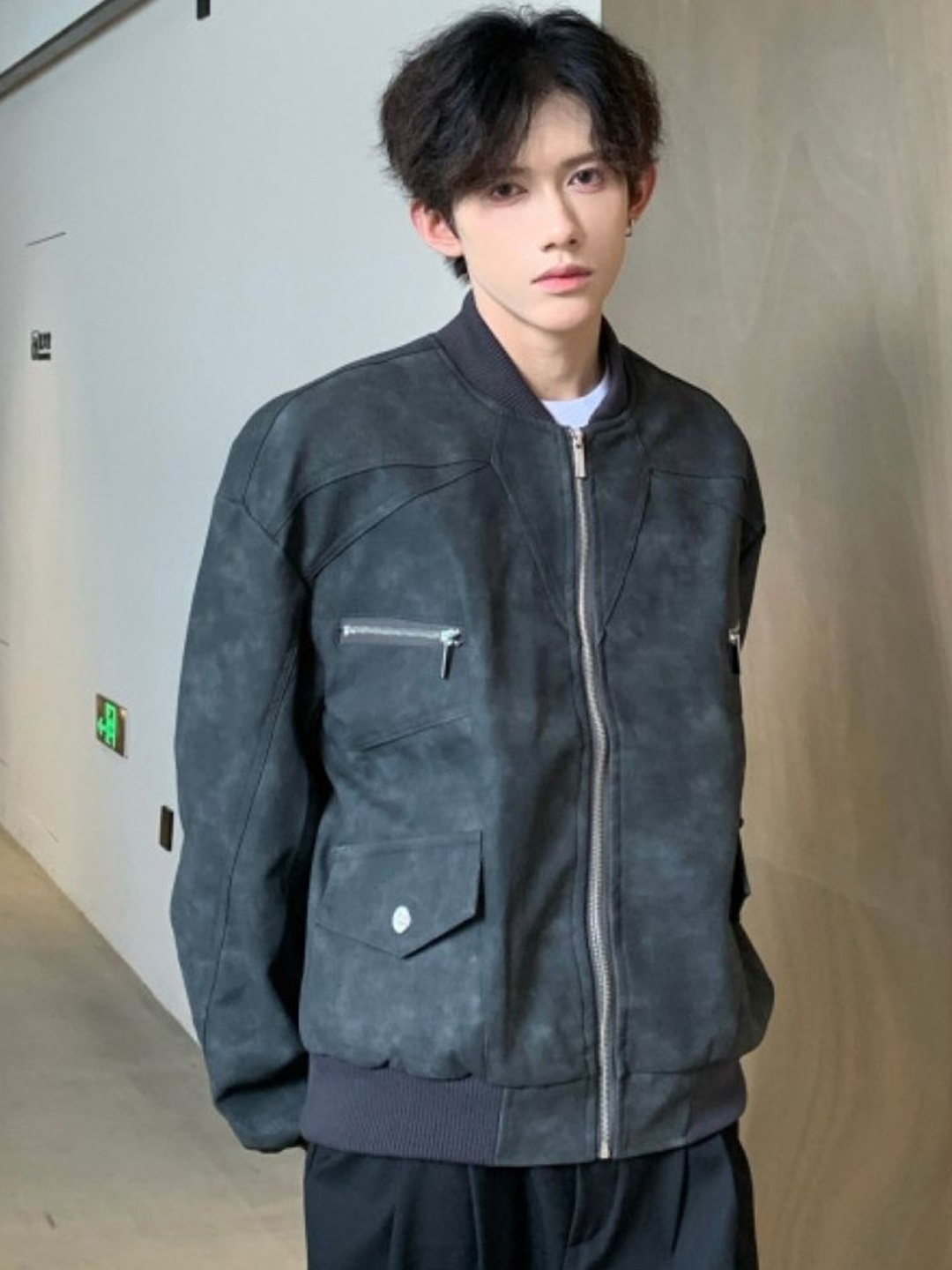 

HERE&NOW Men Stand Collar Solid Leather Casual Leather Jacket, Grey