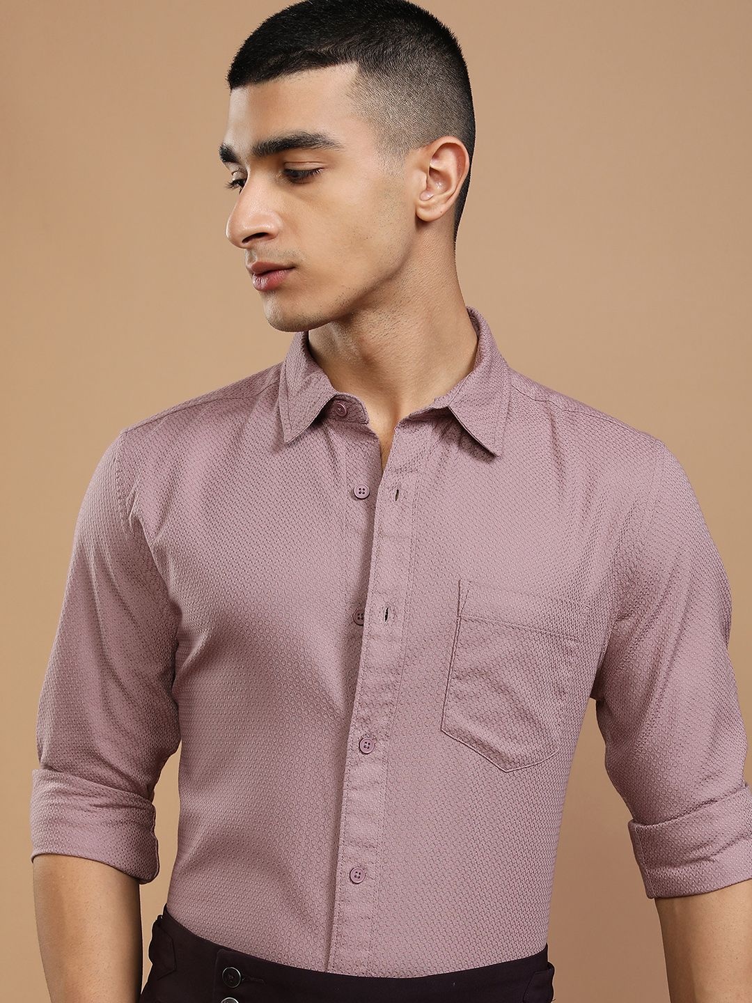 

HIGHLANDER Men Textured Slim Fit Casual Cotton Shirt, Pink