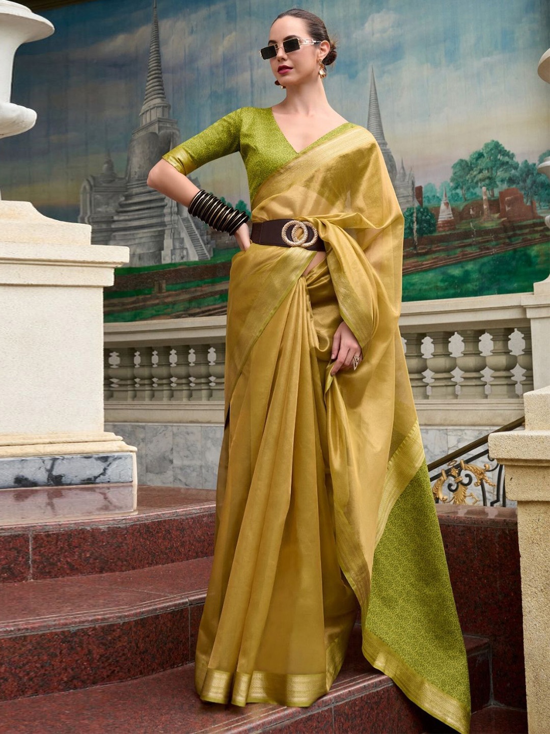 

DEVATITHI Zari Tissue Saree, Green