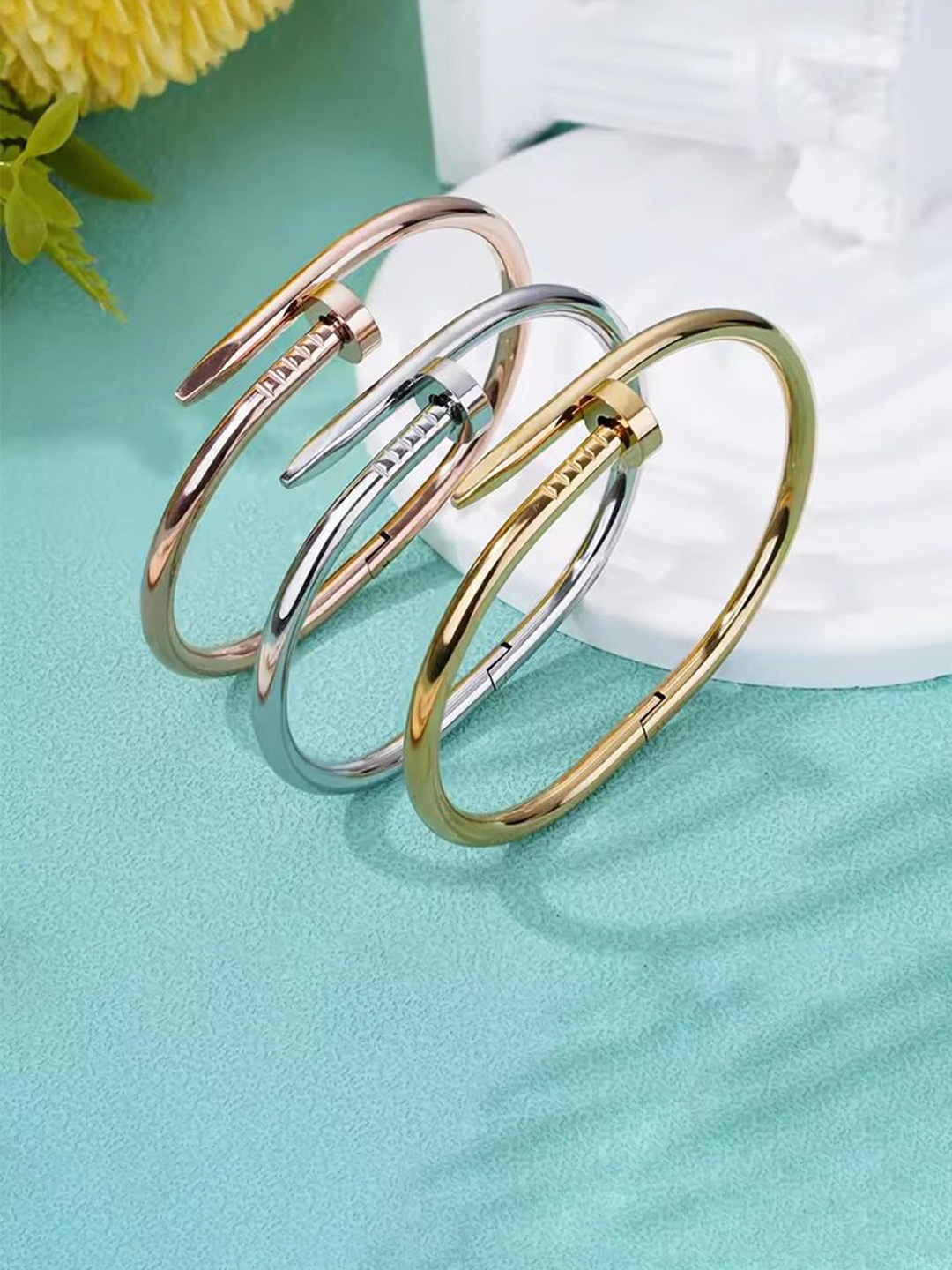 

MEENAZ Set Of 3 Gold-Plated AD Stainless Steel Cuff Bracelet