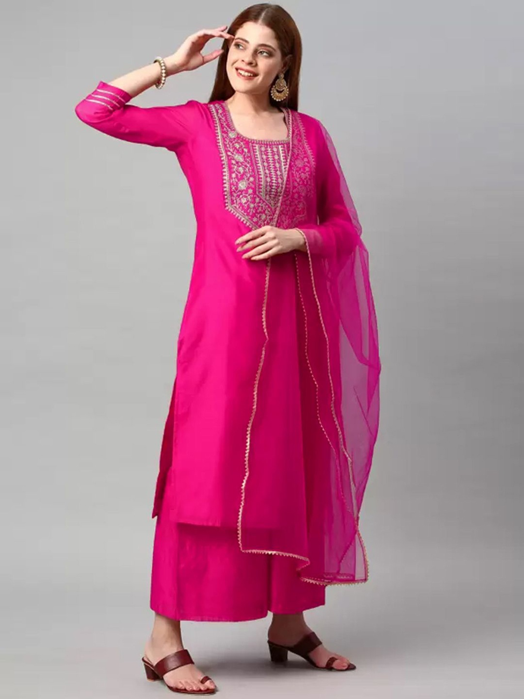 

TITANIUM SILK INDUSTRIES PVT. LTD. Floral Embroidered Regular Kurta & Palazzo With Dupatta, Pink