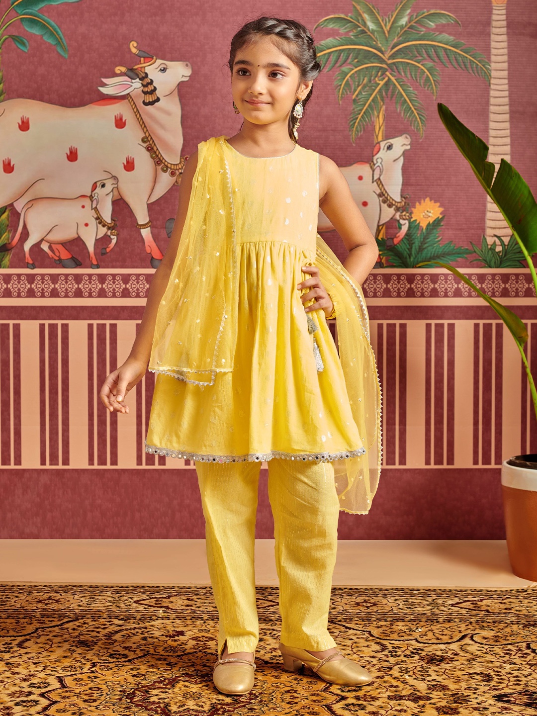 

MASTARANG Girls Embroidered Zari Pure Cotton Kurta with Trousers & Sequined Dupatta, Yellow