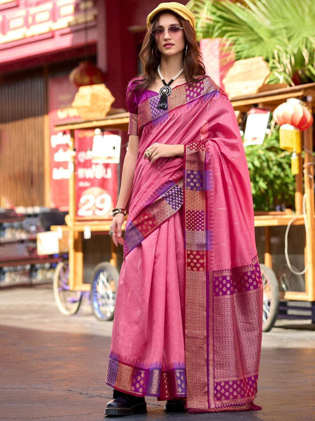 

DEVATITHI Woven Design Zari Silk Blend Banarasi Saree, Pink