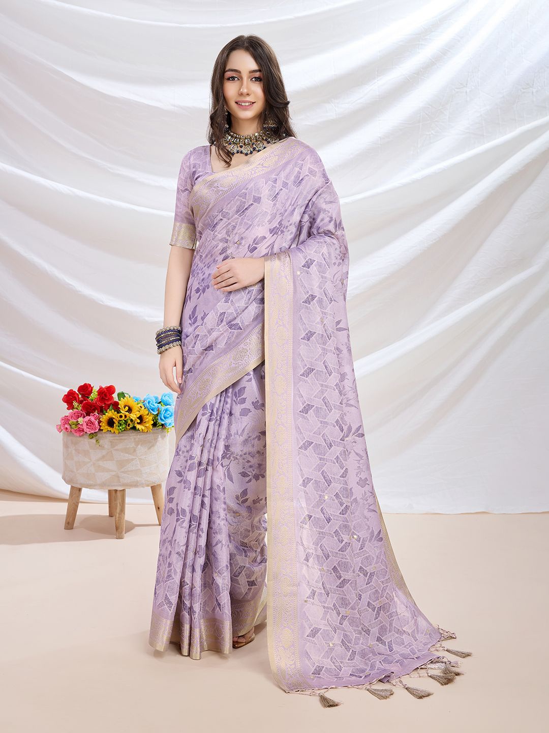 

Mitera Floral Zari Tissue Kanjeevaram Saree, Lavender