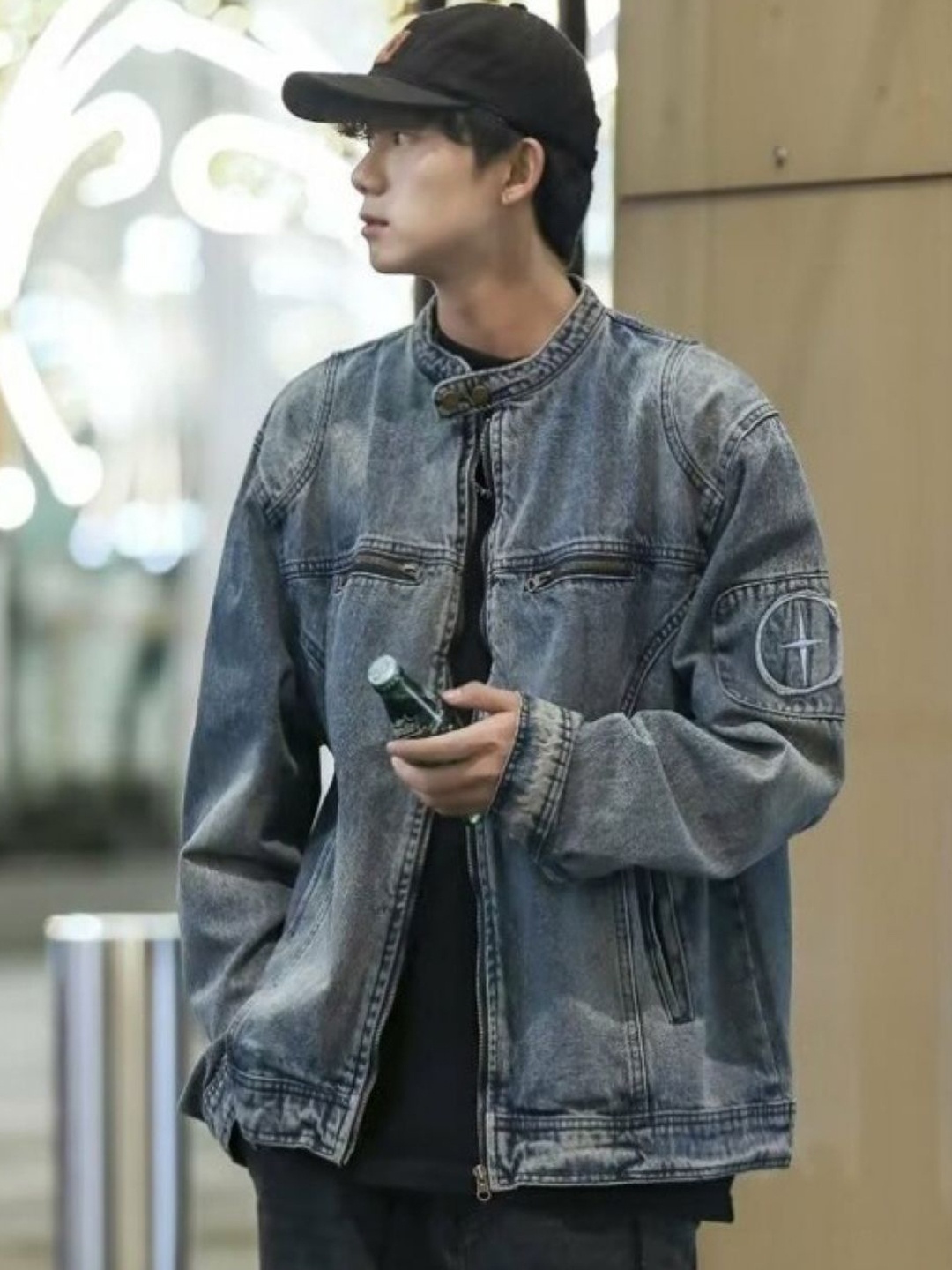 

HERE&NOW Men Mandarin Collar Washed Self Design Casual Denim Jacket, Blue