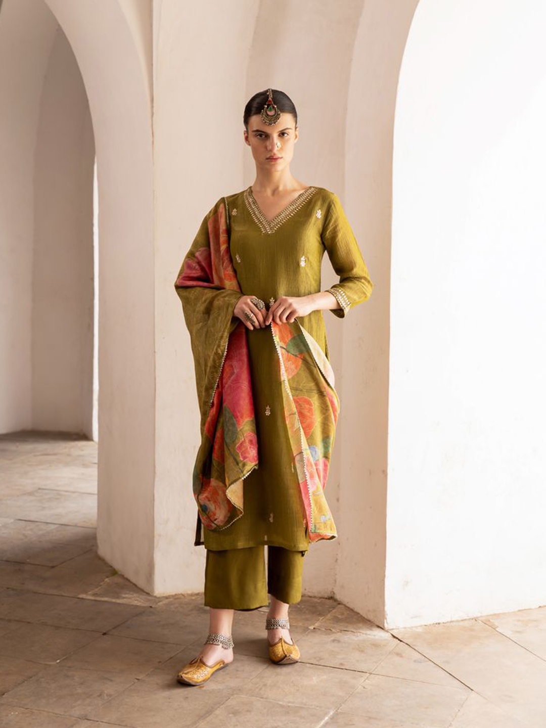 

KARAJ JAIPUR Floral Embroidered Chanderi Zari Cotton Kurta With Palazzos & Dupatta, Green