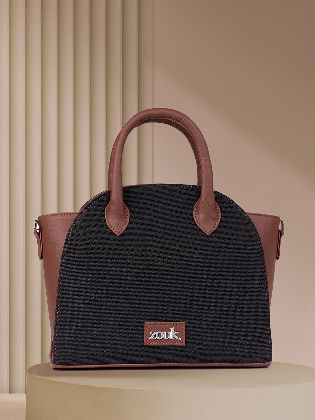 

ZOUK Women Colourblocked Swagger Handheld Bag, Black