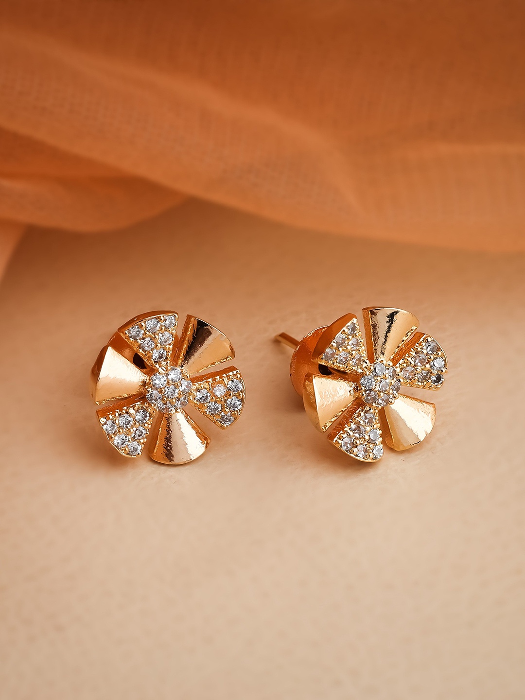 

Wynona Gold-Plated American Diamond Stone Studded Floral Studs