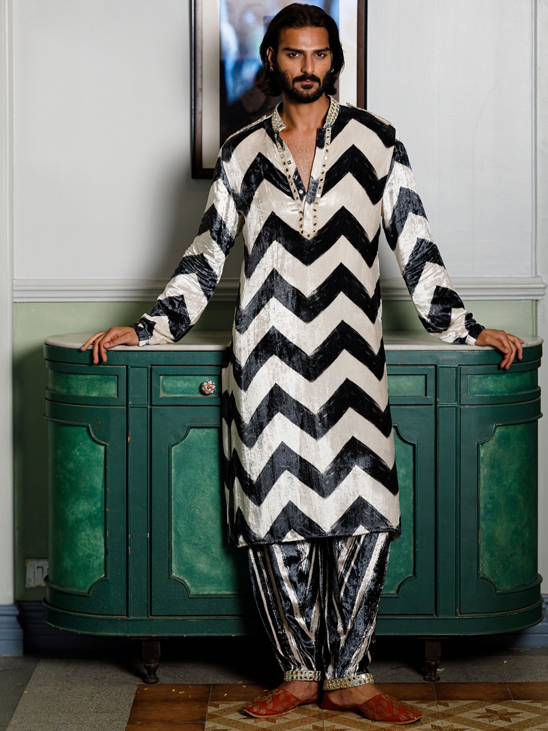 

PS MEN BY PAYAL SINGHAL Chevron Printed Mirror Work Velvet Straight Kurta with Salwar, White