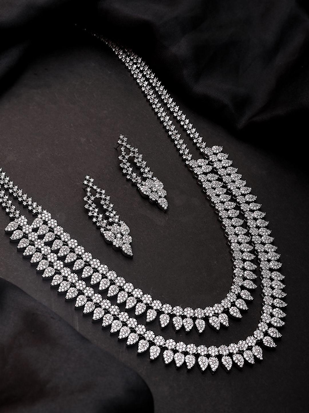 

Voylla Sparkling Elegance Enigmatic Rhodium Plated American Diamond Jewellery Set, Silver