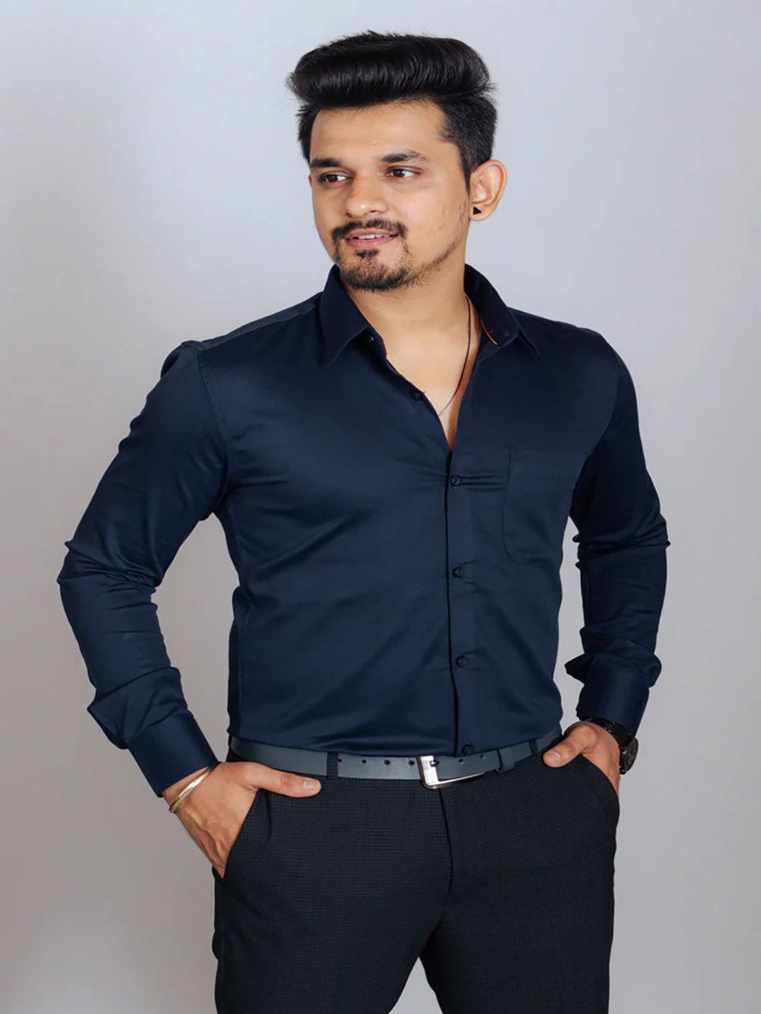 

Muffynn Men Relaxed Slim Fit Opaque Solid Cotton Formal Shirt, Navy blue