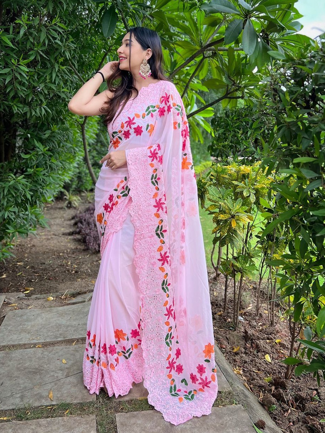 

Anouk Floral Embroidered Pure Georgette Saree, Pink