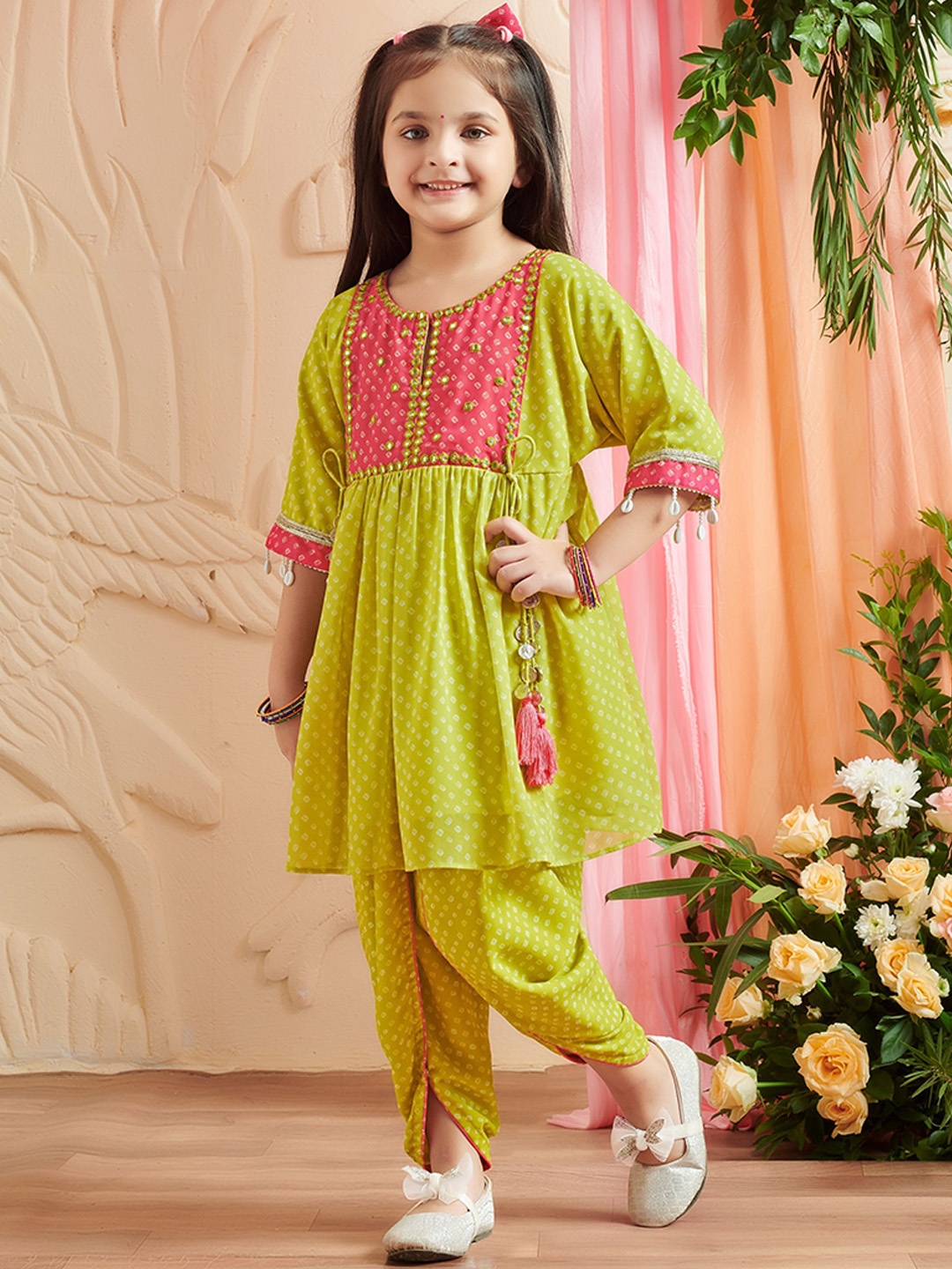 

MASTARANG Girls Mirror Embroidery Detail Kurta & Dhoti Pants Set, Lime green