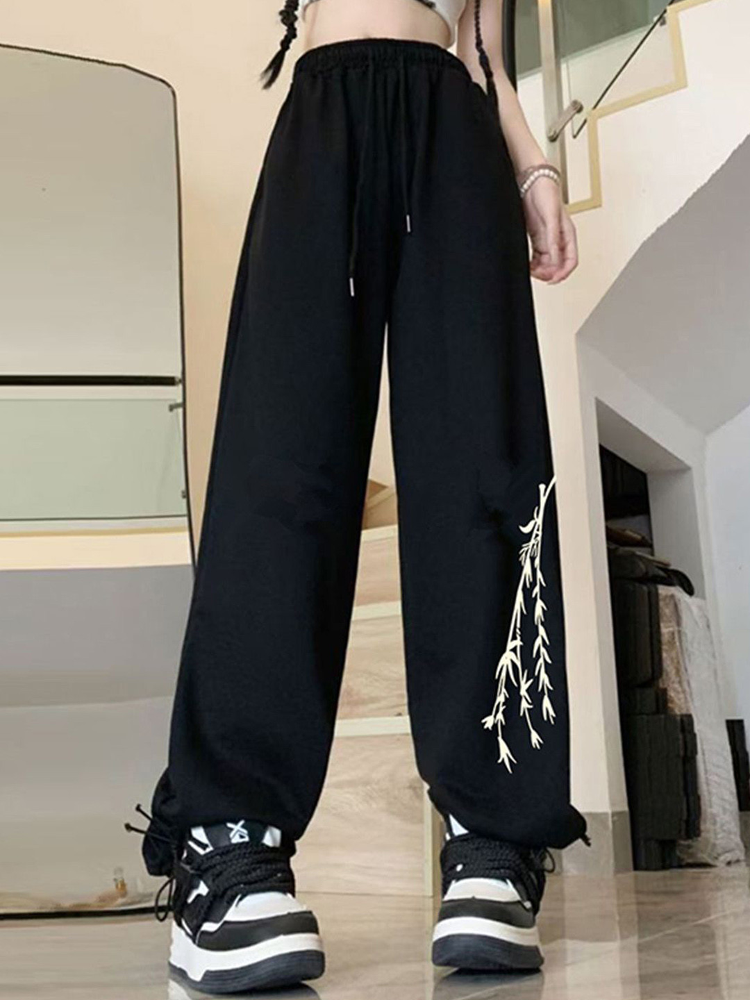

StyleCast Women Regular Fit Mid-Rise Jogger, Black