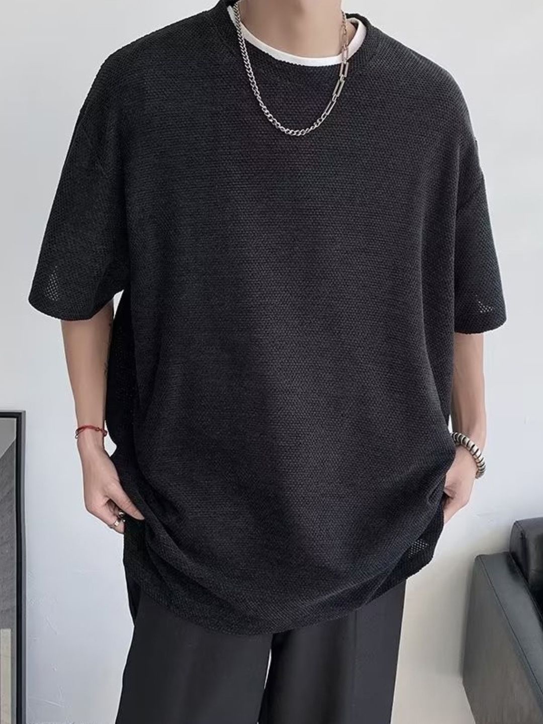 

HERE&NOW Solid Round Neck Baggy T-shirt, Black