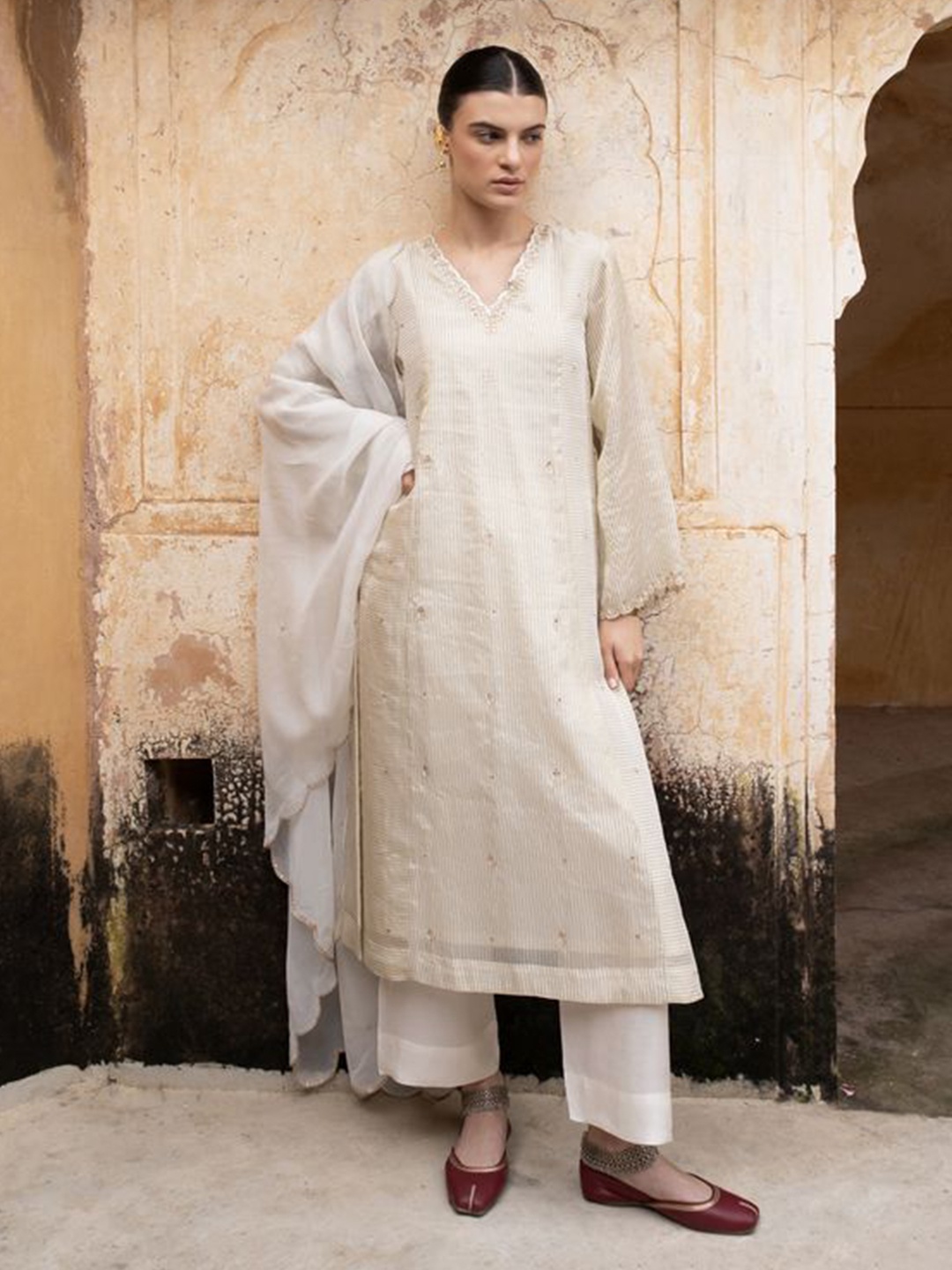 

KARAJ JAIPUR V-Neck Striped Zari Chanderi Cotton Kurta with Palazzos & With Dupatta, Cream