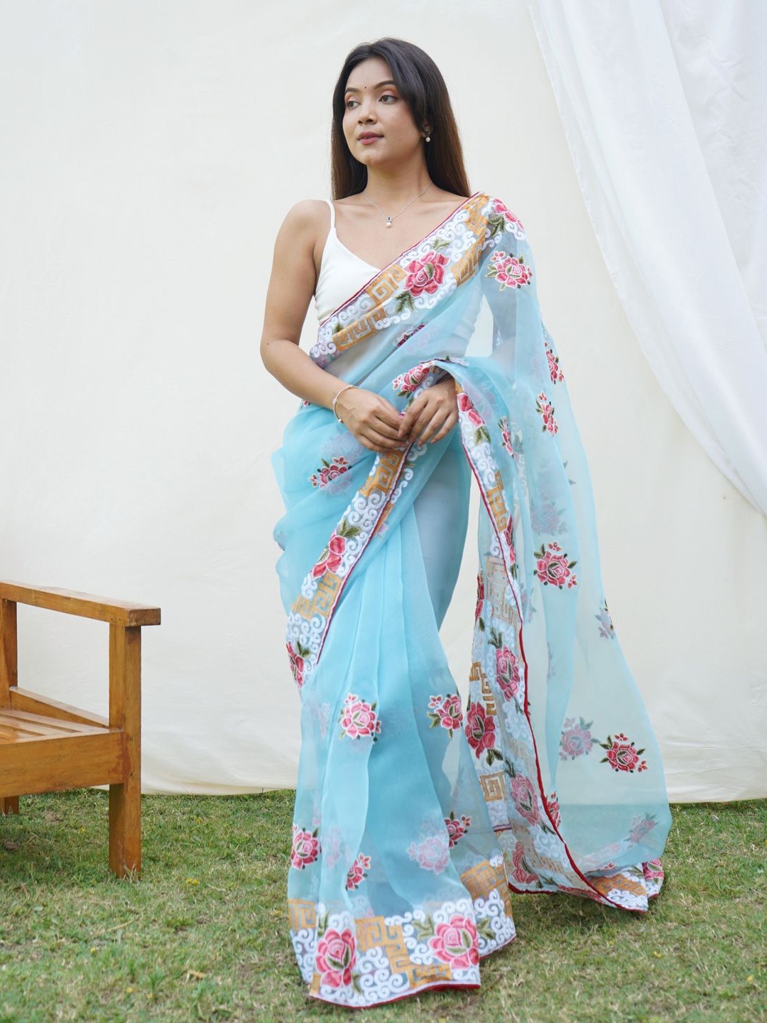 

Anouk Floral Printed Embroidered Organza Saree, Turquoise blue