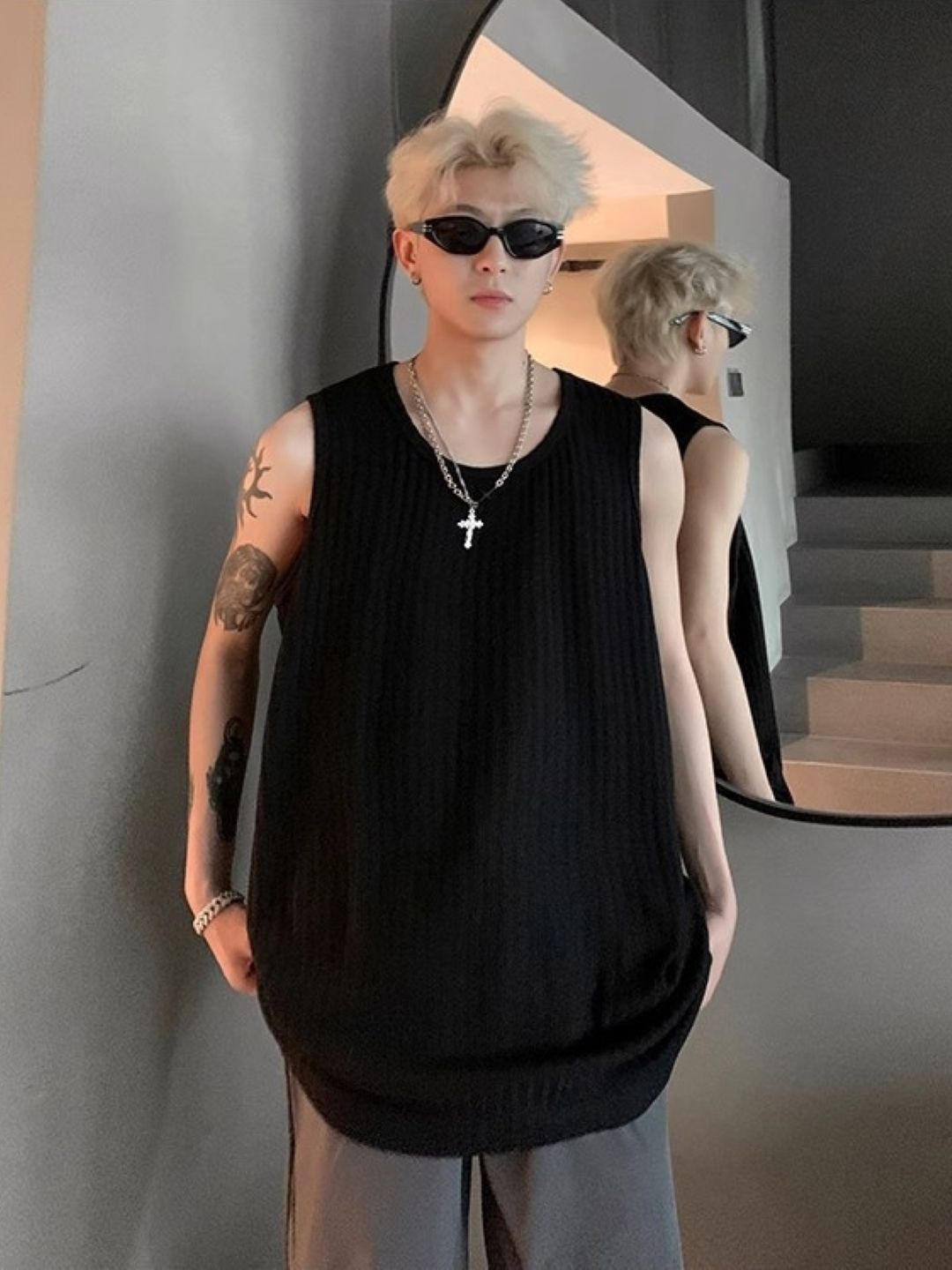 

HERE&NOW Men Self Design Scoop Neck Oversized T-shirt, Black