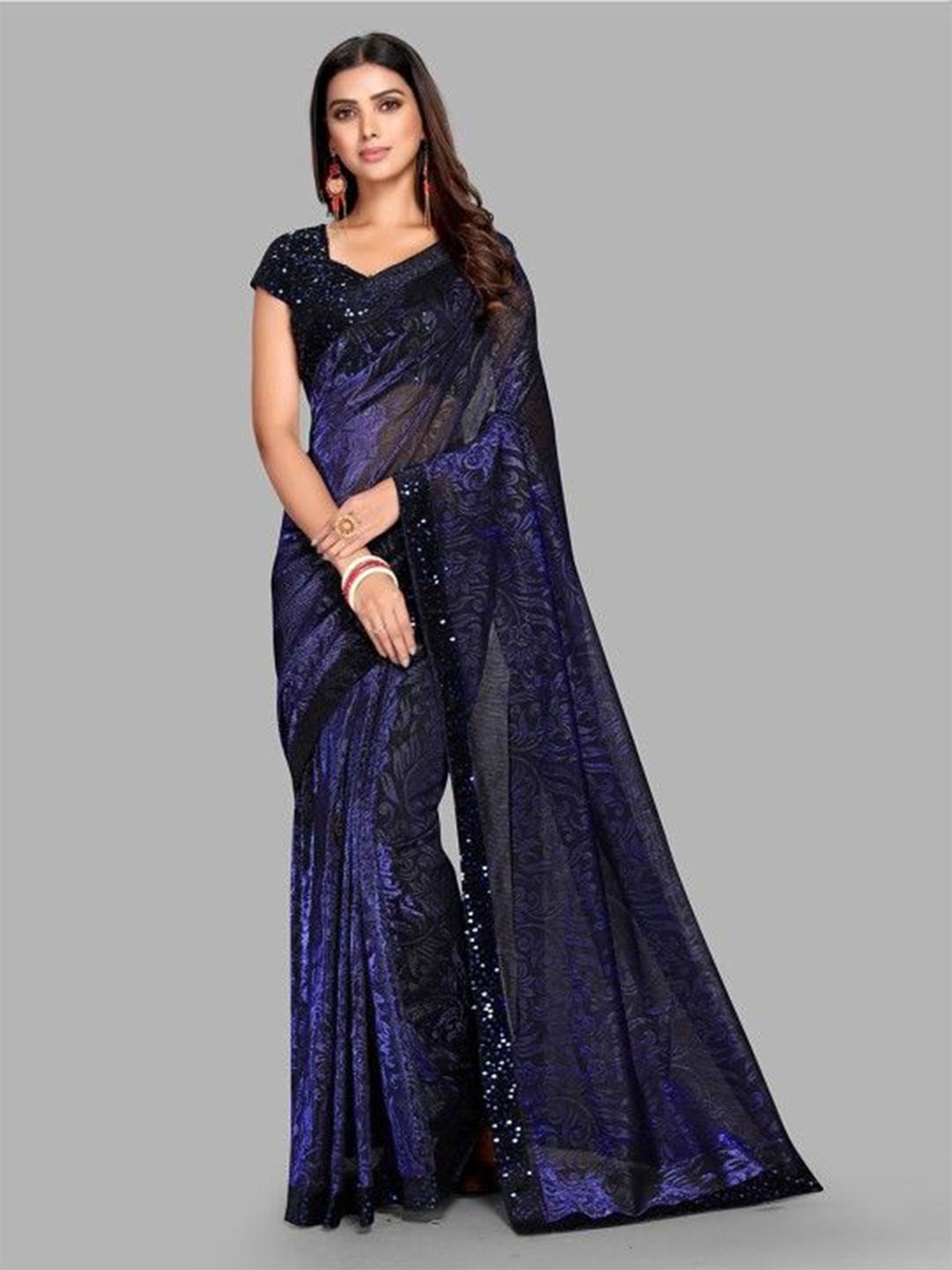 

VRAGI Floral Sequinned Maheshwari Saree, Navy blue