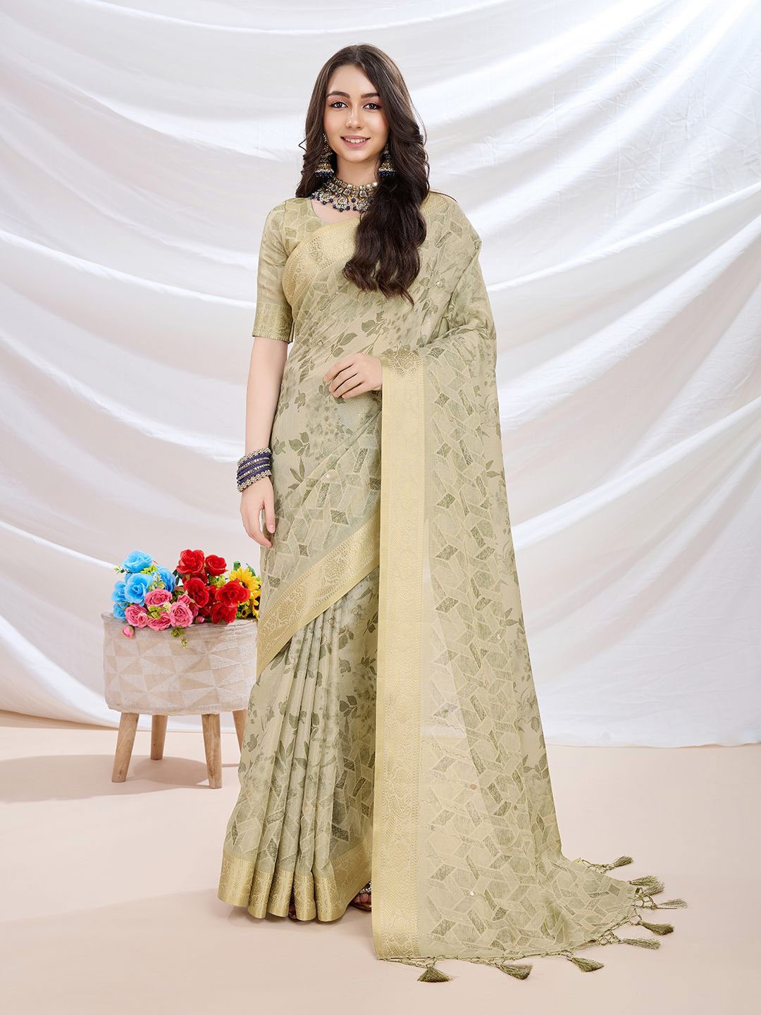 

Mitera Ethnic Motifs Zari Tissue Kanjeevaram Saree, Beige
