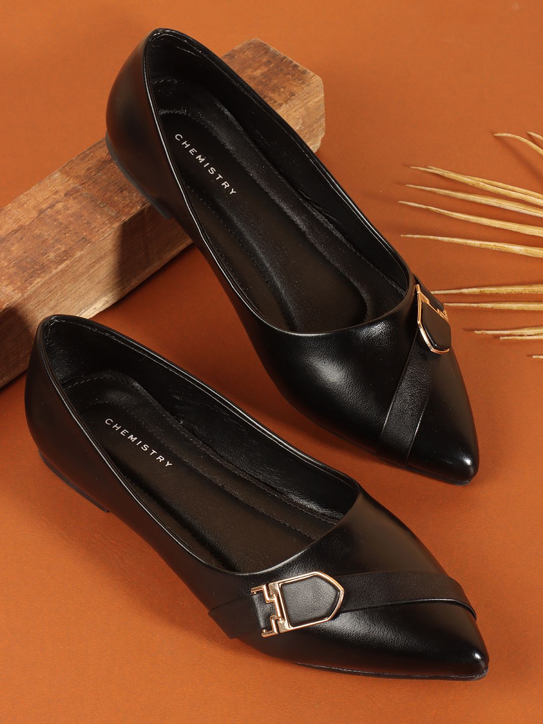 

Chemistry Women Embellished Ballerinas with Bows Flats, Black