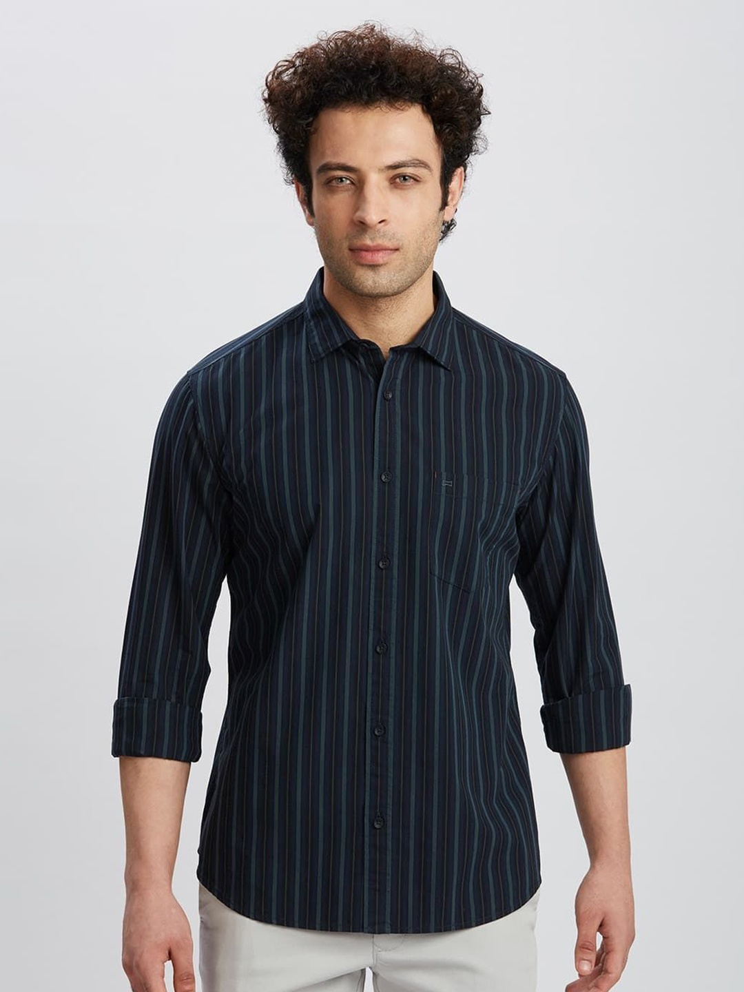 

Basics Men Slim Fit Striped Cotton Casual Shirt, Navy blue