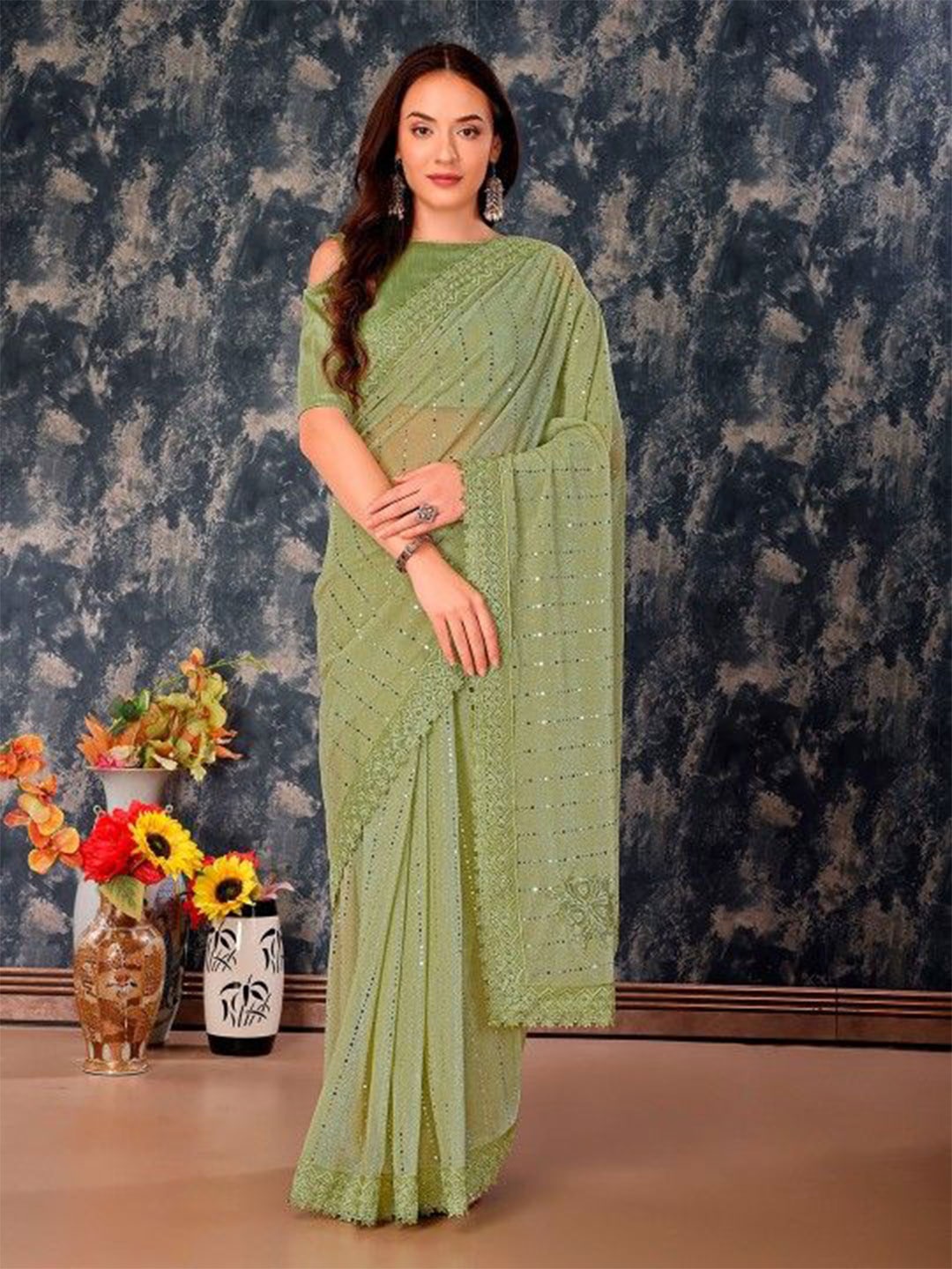 

VRAGI Ethnic Motifs Sequinned Maheshwari Saree, Green