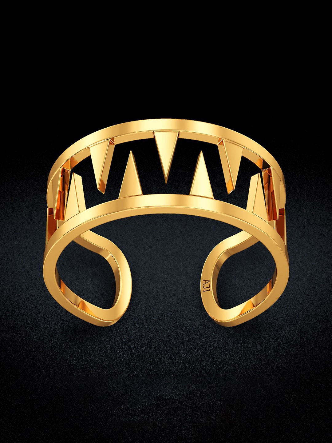 

Joyalukkas Women 18 Kt Gold Ring