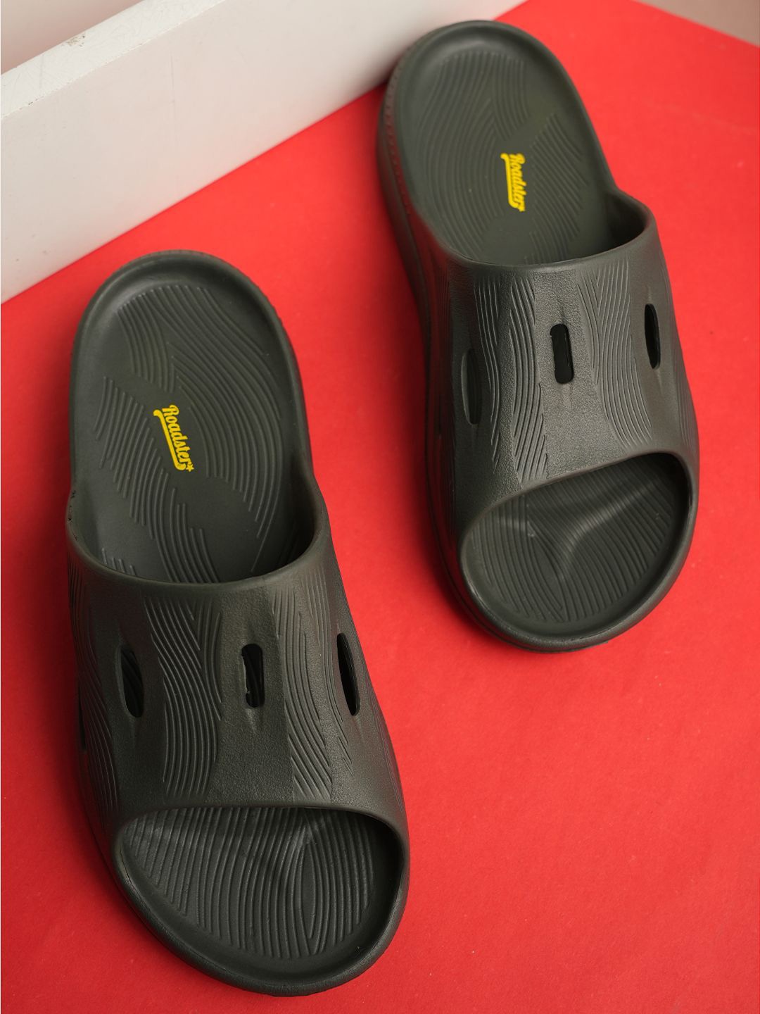 

The Roadster Lifestyle Co Men Self Design Sliders, Olive