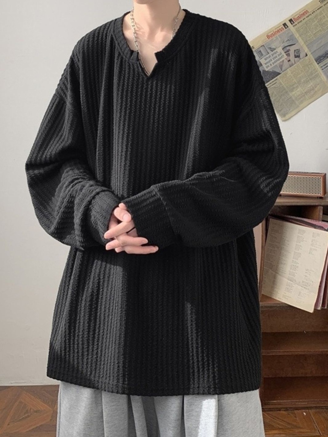 

HERE&NOW Men Striped V-Neck Oversized T-shirt, Black