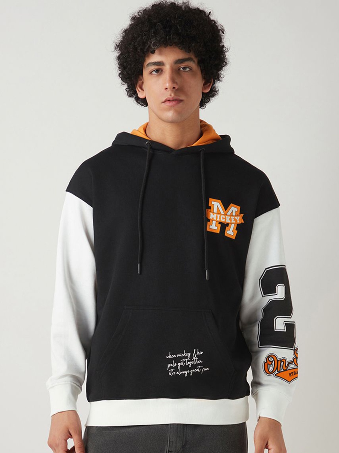 

Bewakoof Heavy Duty Men Printed Hooded Sweatshirt, Black
