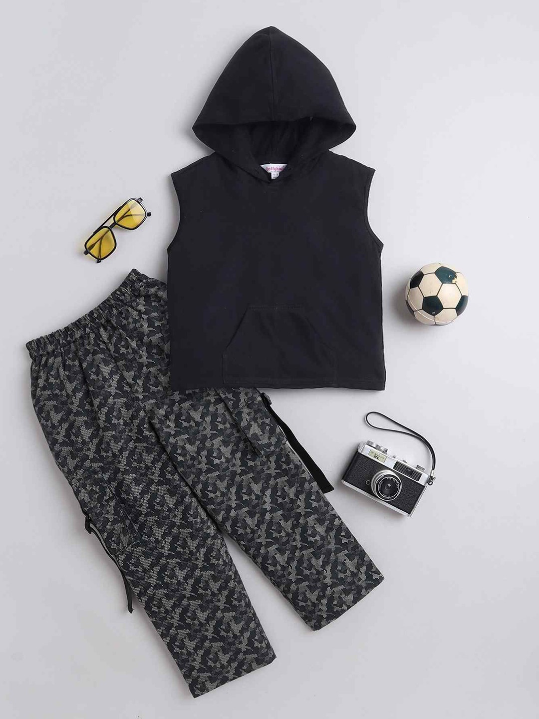 

taffykids Girls Hooded Sleeveless Pure Cotton Sweatshirt With Trouser, Black