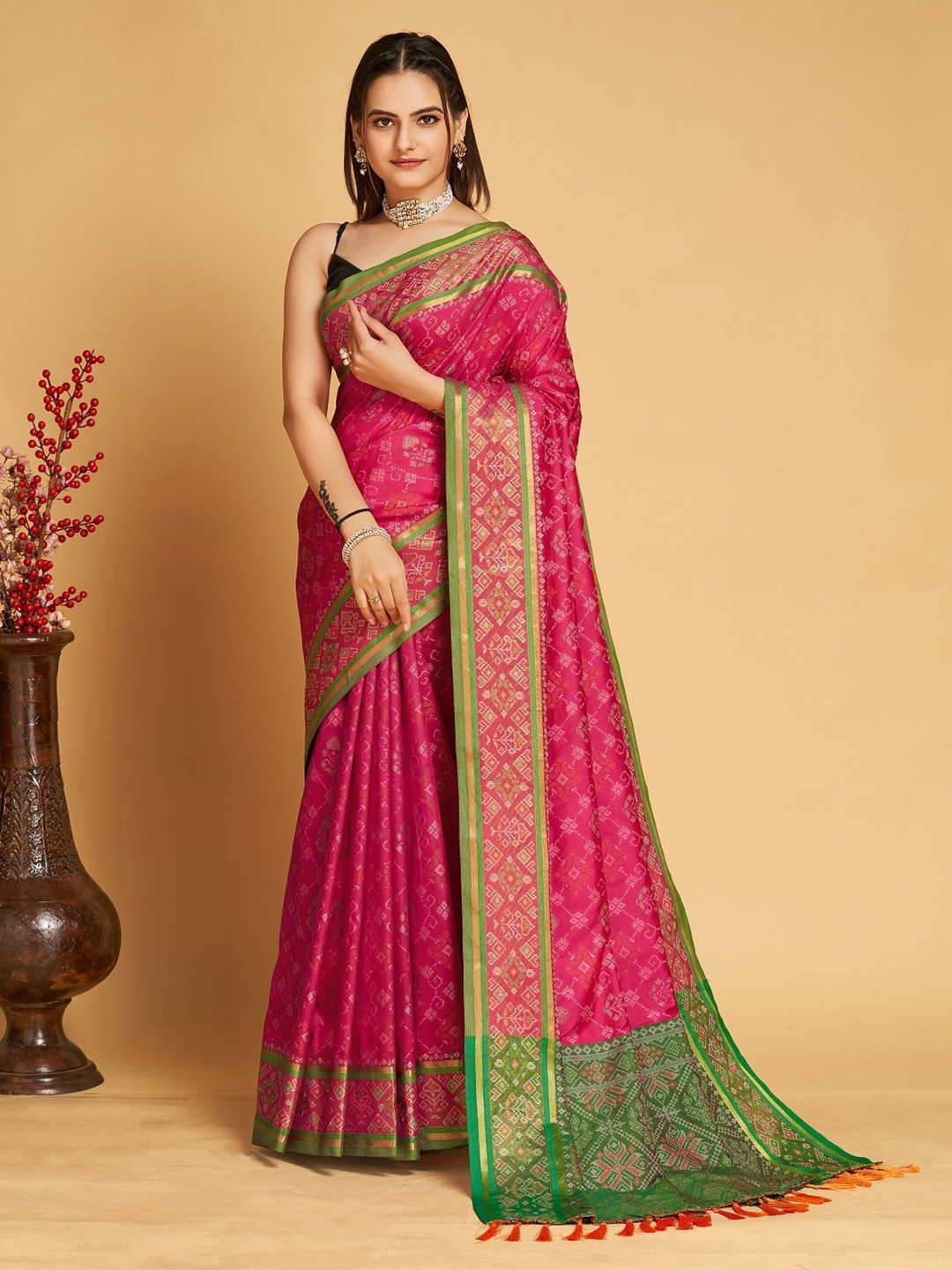 

SHOBHA SAREES Woven Design Zari Pure Silk Patola Saree, Pink