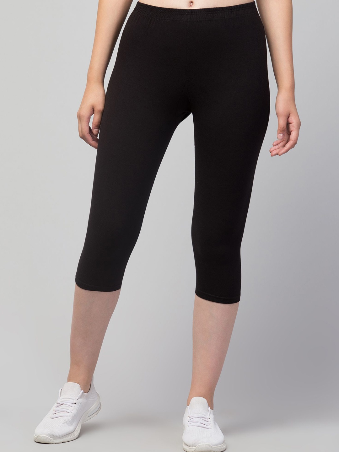 

HIRRUX Women Skinny Fit Capris, Black