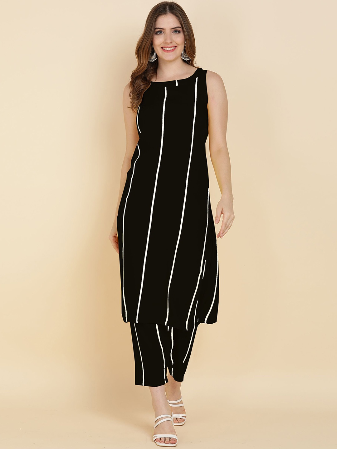 

TRENDSWILL Striped Printed Round Neck Straight Kurta With Trousers, Black
