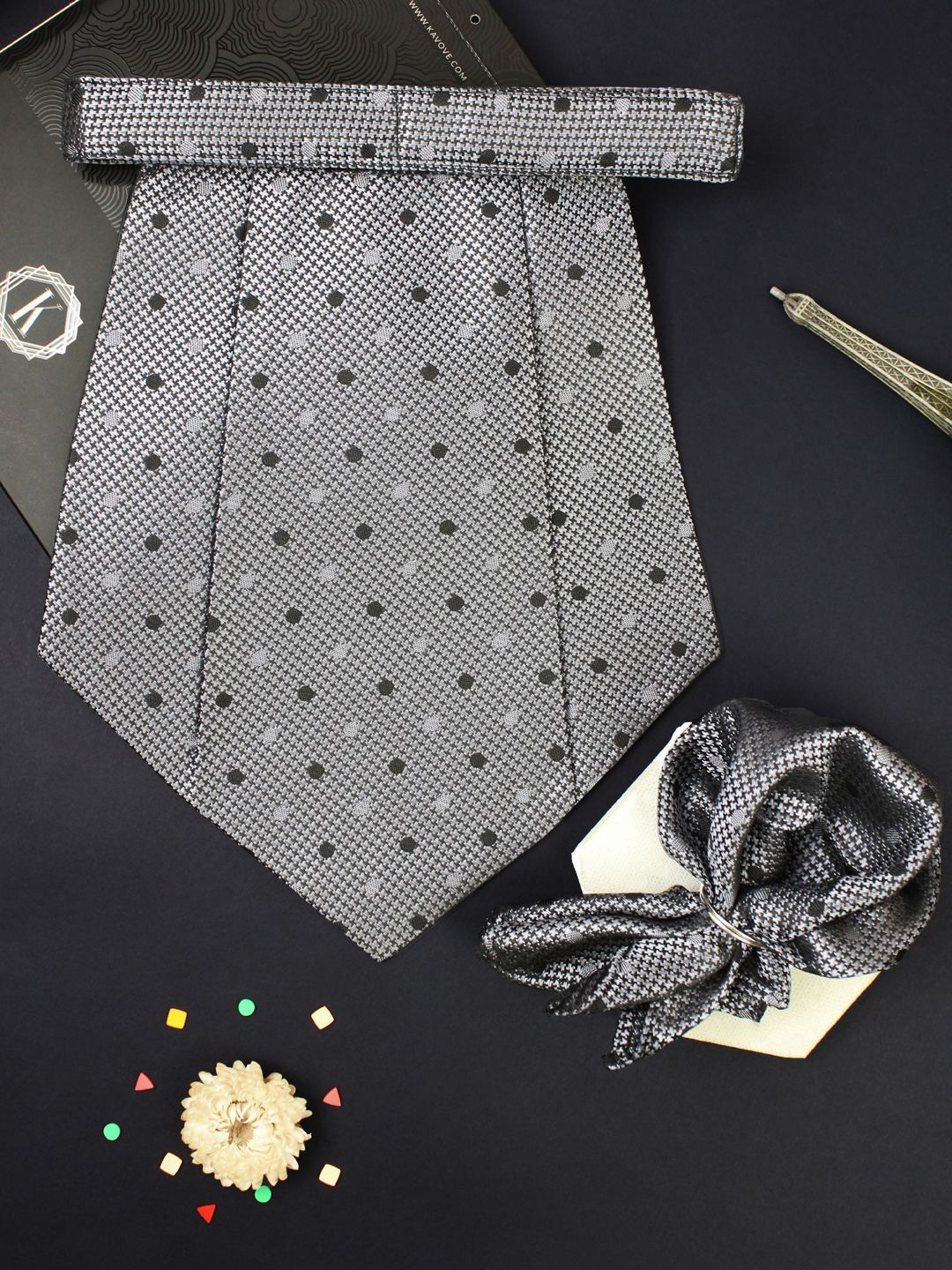 

Kavove Men Cravat & Pocket Square set, Grey