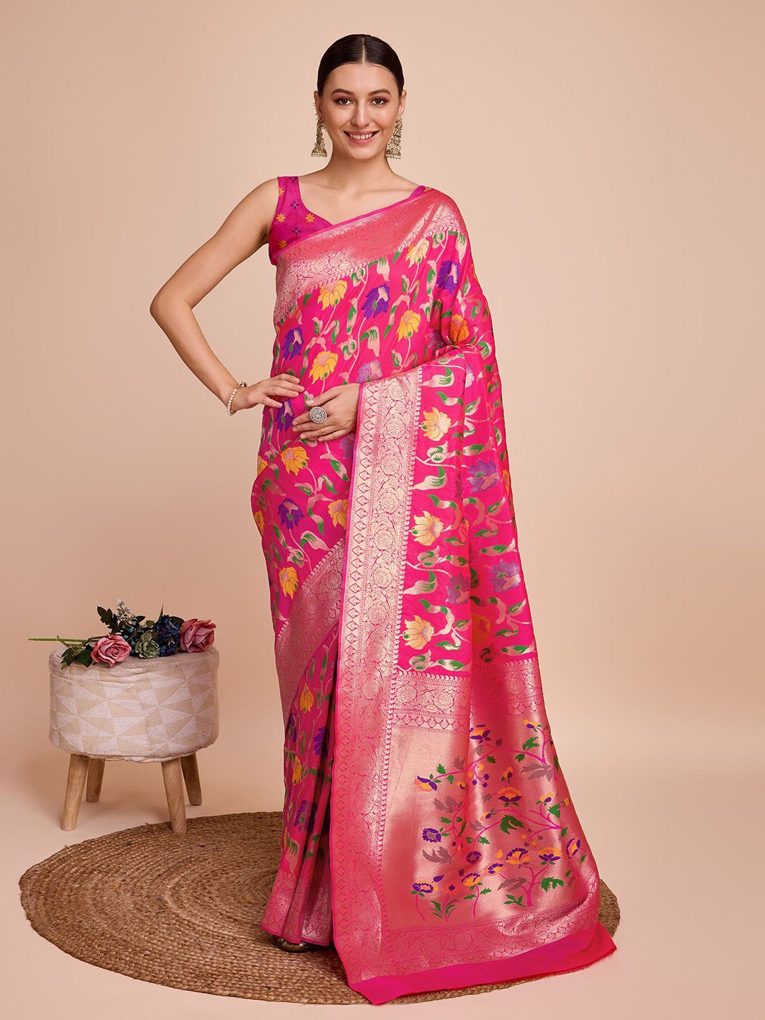 

LEOSAGI Floral Pure Silk Paithani Saree, Pink